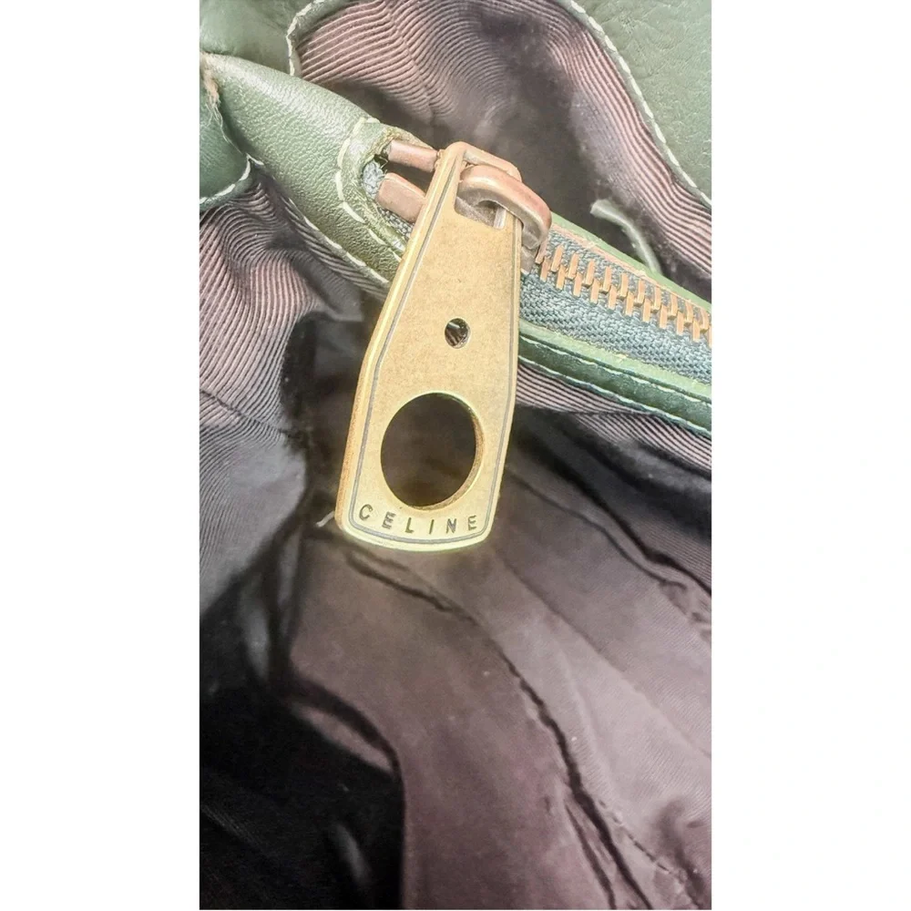 Authentic Vintage CELINE Boogie Bag in a rare kaki green. Old money, so chic! - Picture 7 of 13